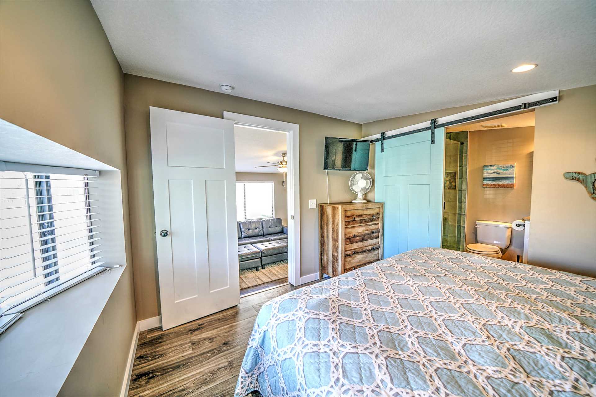 411 Snook Lane Includes Golf Cart 2 Kings!