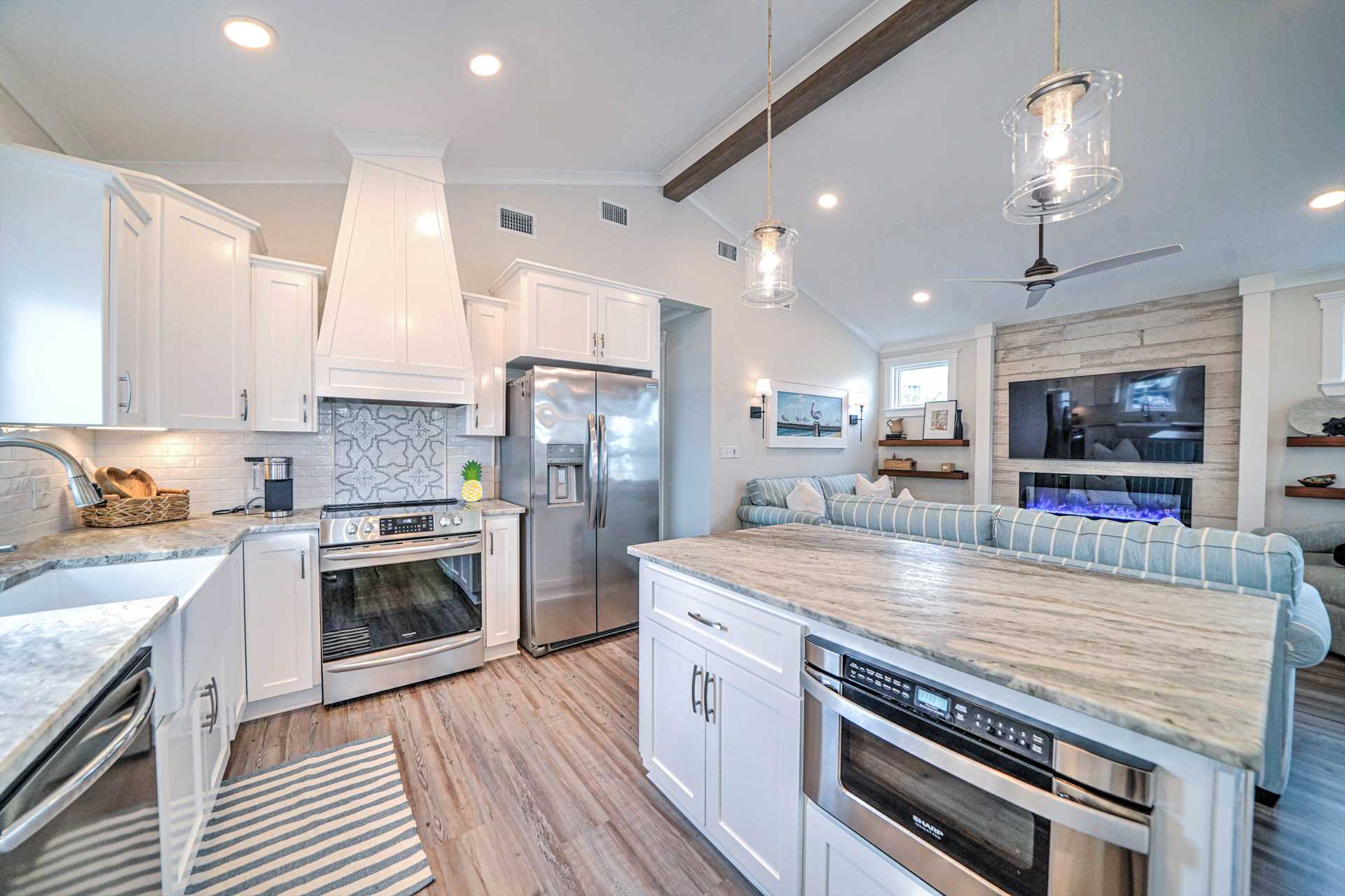 232 Barracuda Dr. 3 Bedrooms Includes 2 Golf Carts & Beach Chair