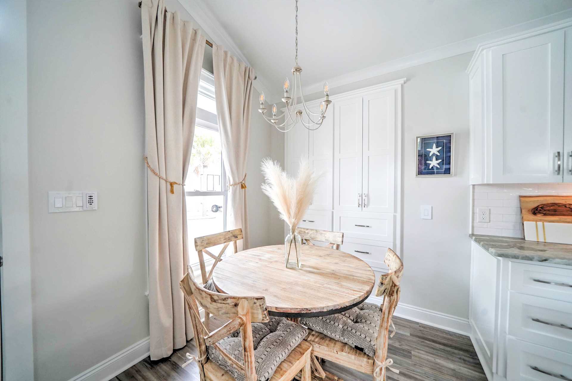 232 Barracuda Dr. 3 Bedrooms Includes 2 Golf Carts & Beach Chair