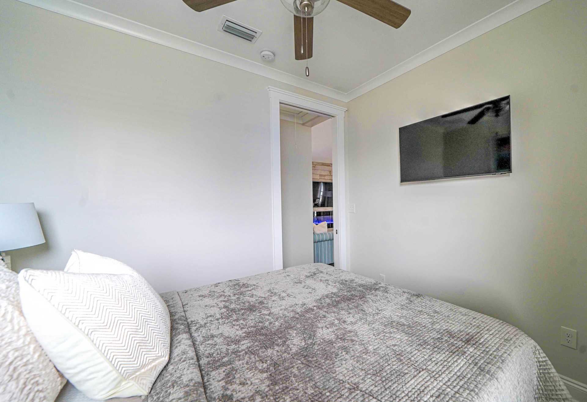 232 Barracuda Dr. 3 Bedrooms Includes 2 Golf Carts & Beach Chair